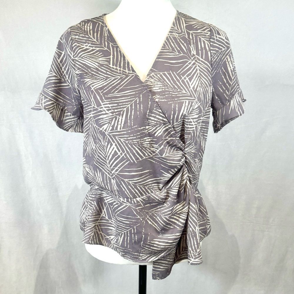 Lilac Purple And Ivory Ruched Peplum Top Size Xs — image 2 of 7